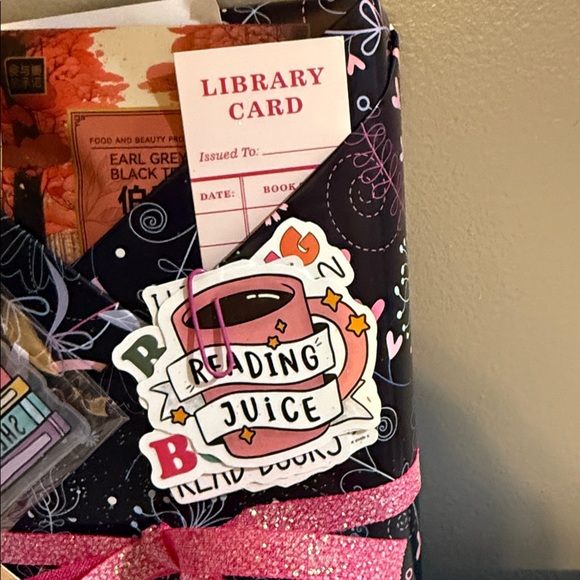 Blind date with a book hardcover, romance, romcom - Picture 3 of 4